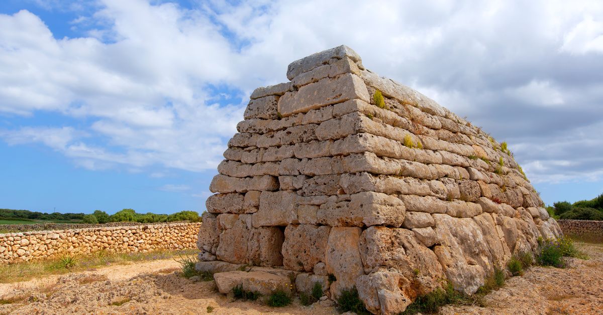 Menorca Ciutadella Naveta Des Tudons Tumba Megalítica