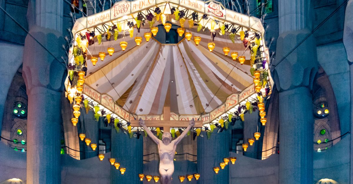 Vista Interior de Iglesia Sagrada Familia