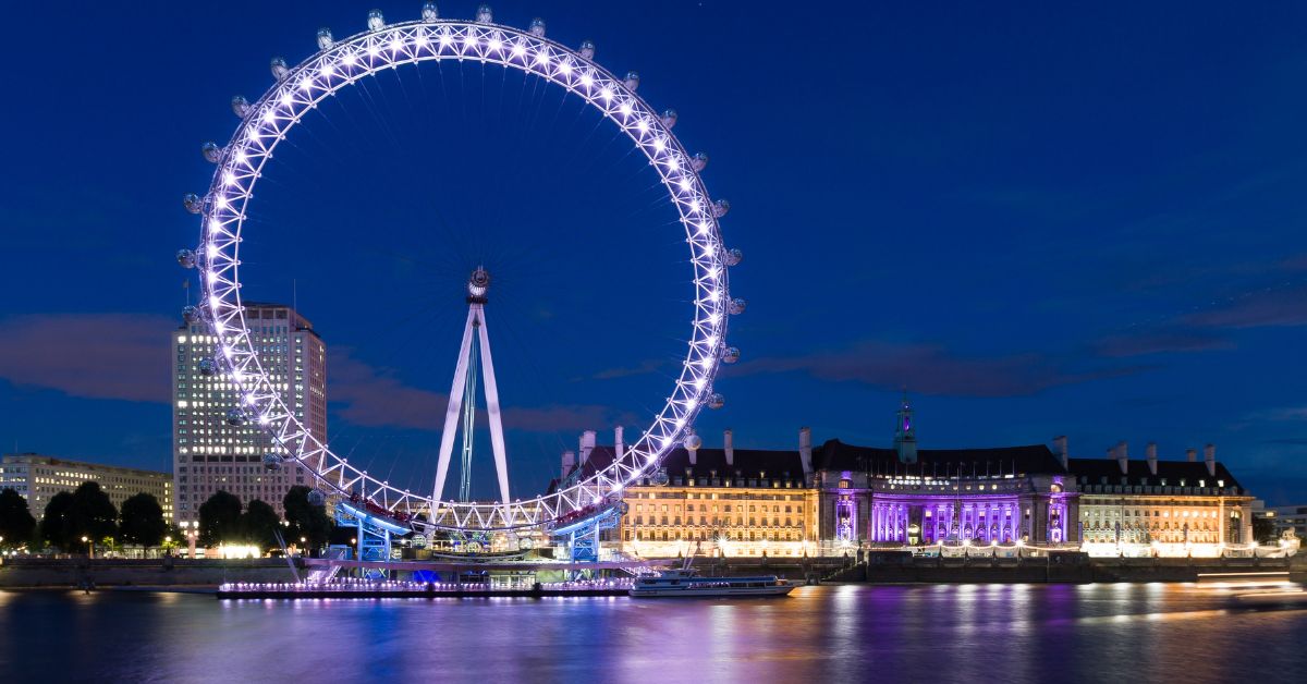 Foto del London Eye durante el amanecer