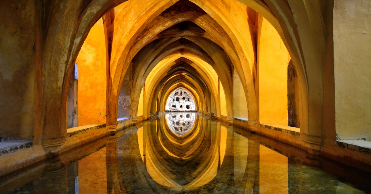 Baños de la Reina, Alcázar de Sevilla