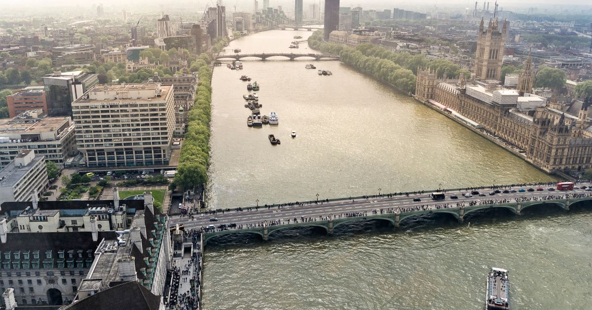 Río Támesis y puente de Westminster, Londres