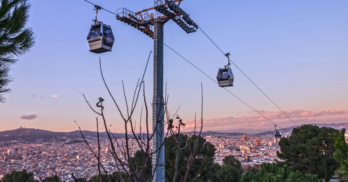 Vista panorámica de Barcelona, España. Teleférico de Montjuic