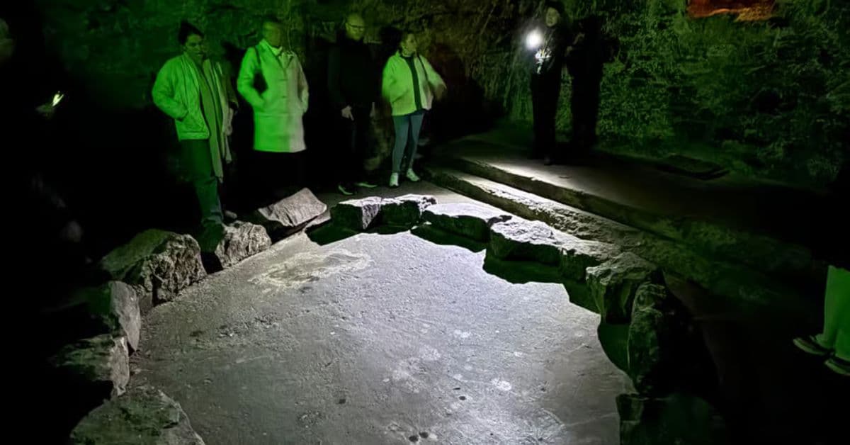 Circulo misterioso de rocas en bóvedas subterráneas de Edimburgo