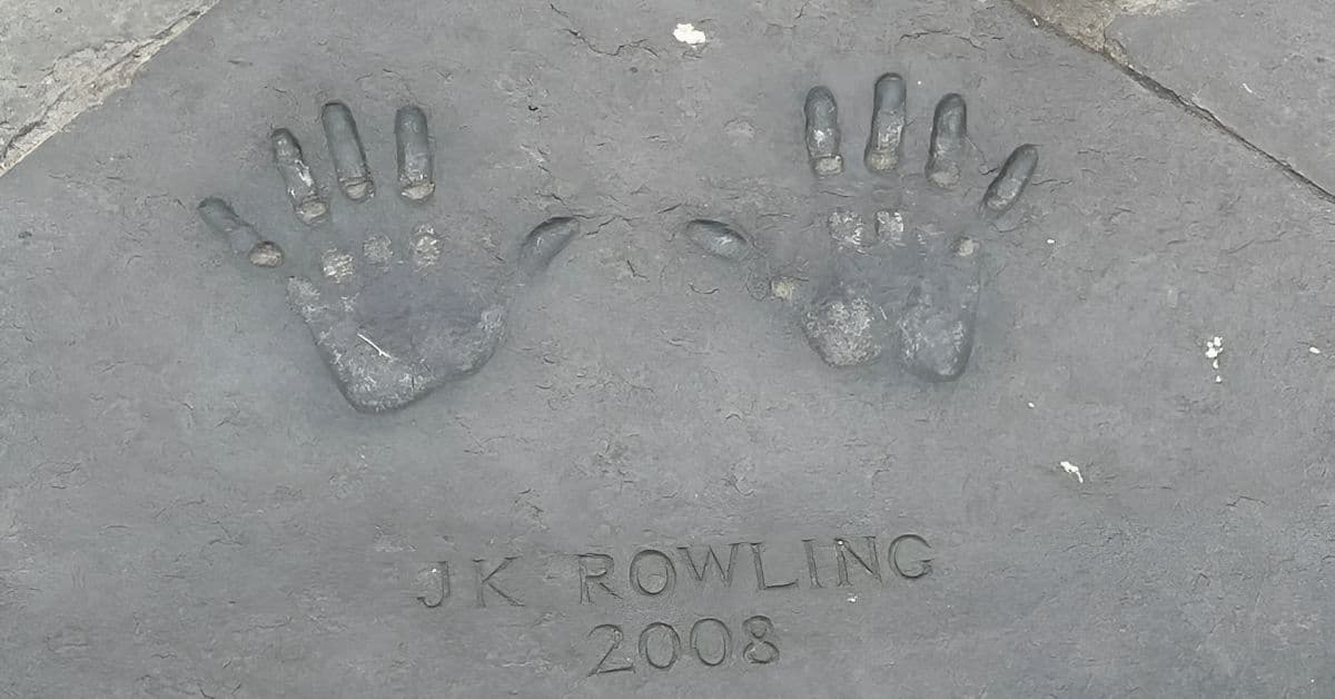Impresión de manos de J.K Rowling, creadora de Harry Potter, Edimburgo