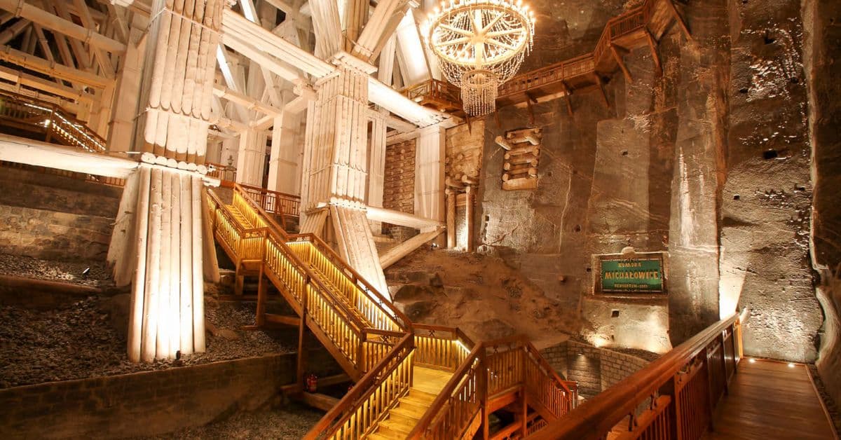 Interior de Mina de Sal de Wieliczka en Cracovia, Polonia