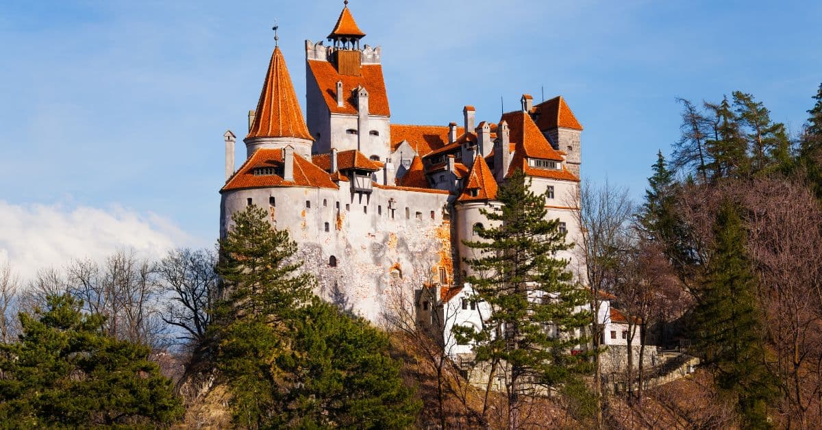 Vista aérea del castillo de Bran en Rumanía
